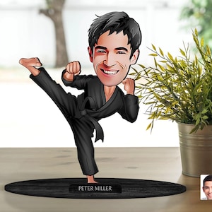Gepersonaliseerde 3D houten cartoon karatevechter beeldje trinket, aangepaste cartoon portret, verjaardagscadeau, kerstcadeau, cadeau voor hem