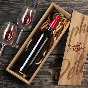 Personalized Wooden Wine Box and 2 Wine Glasses Gift Set, Christmas Gift, Anniversary Gift, Wedding Gift, Engagement Gift, Gift for Him