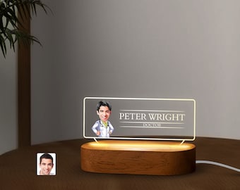 Placa de nombre de médico de luz LED de dibujos animados personalizada con base de madera natural, placa de nombre de luz LED, decoración de oficina y habitación, regalo para él