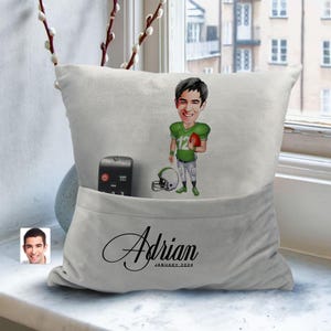 Cuscino personalizzato con caricatura di football americano con tasche, cuscino con caricatura personalizzata, regalo personalizzato, arredamento per la casa, regalo per lui