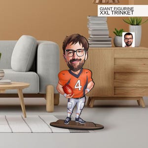 Figurina di grandi dimensioni personalizzata in legno 3D con personaggio dei cartoni animati del football americano, ritratto caricaturale, regalo per lui, arredamento per la casa, regalo di compleanno