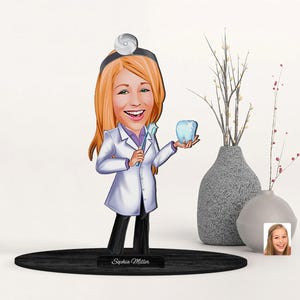 Gepersonaliseerde 3D houten cartoon tandarts beeldje trinket, aangepaste cartoon kaakchirurg portret, familiecadeau, kerstcadeau, cadeau voor haar