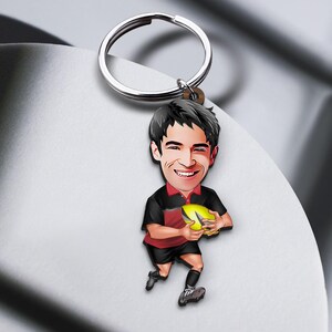 Portachiavi con caricatura personalizzata del football americano, regalo per lui, portachiavi Cosbaby personalizzato, regalo di Natale, ritratto dei cartoni animati, bobblehead