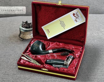 Personalisiertes spezielles Pfeifenset - Pfeifenreinigungsset und spezielles Feuerzeug, Pfeife in Geschenkbox, gesticktes und personalisiertes Geschenk
