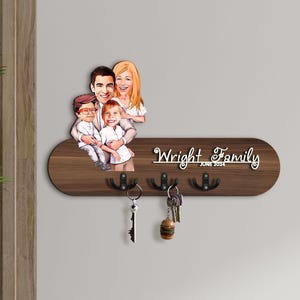 Personalizowany 3D Drewniany organizer do przedpokoju z motywem kreskówki dla rodziny, prezent w formie karykatury, drewniany wieszak na klucze, prezent na parapetówkę, wieszak ścienny z drewna, prezent dla rodziny
