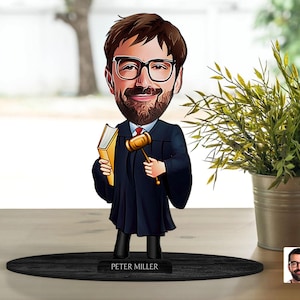 Gepersonaliseerde 3D houten cartooned rechter beeldje trinket, aangepaste cartoon jurylid portret, verjaardagscadeau, kerstcadeau, cadeau voor hem