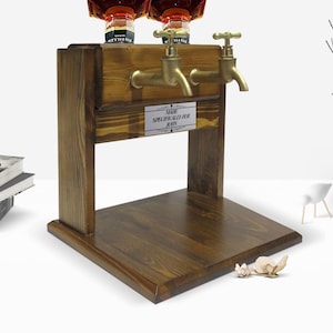 Holz personalisierter Doppelspender, Spirituosenspender, Whiskybrunnen, Getränkespender, Getränkespender, Alkoholgeschenke