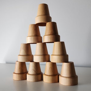 Macetas apilables de madera