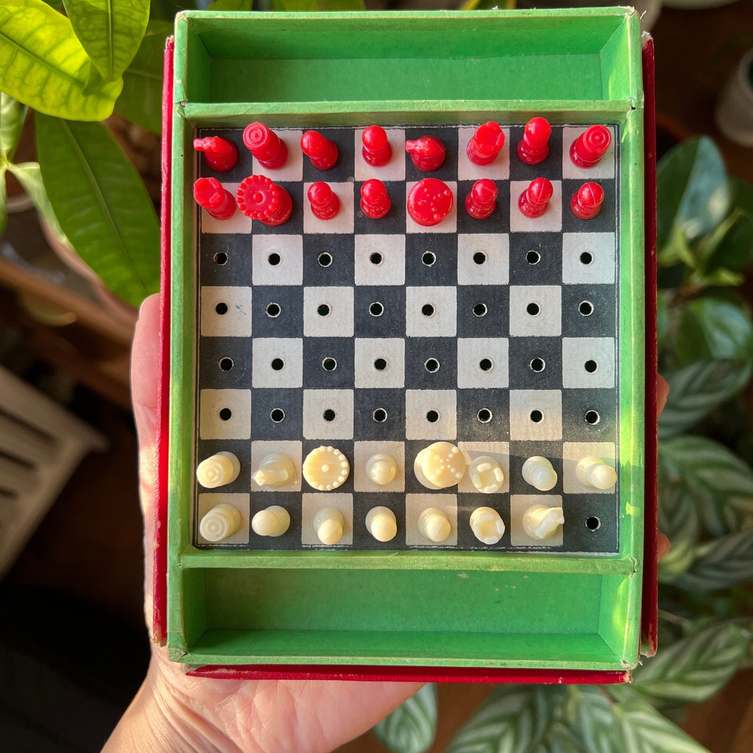 Vintage Pocket Chess Board, Echiquier De Pocre, Traveling Mini Chess