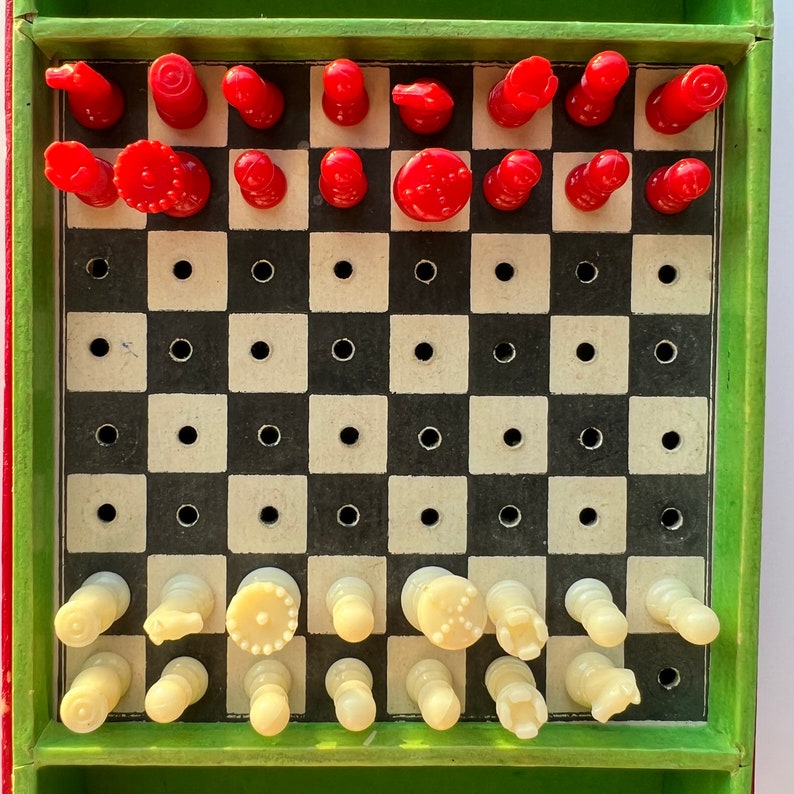 Vintage Pocket Chess Board, Echiquier De Pocre, Traveling Mini Chess