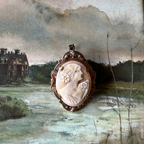 Broche Camée Pendentif Style Vintage Rétro - Dorée, En Résine, Neuve Sans Emballage