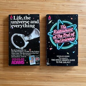 Douglas Adams The Restaurant at the End of the Universe, Life, the Universe and Everything, Hitchhiker Series , Pan Books, Classic SCI-FI