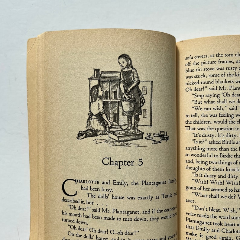 Illustrated by Tasha Tudor, the Doll's House by Rumer Godden, Puffin