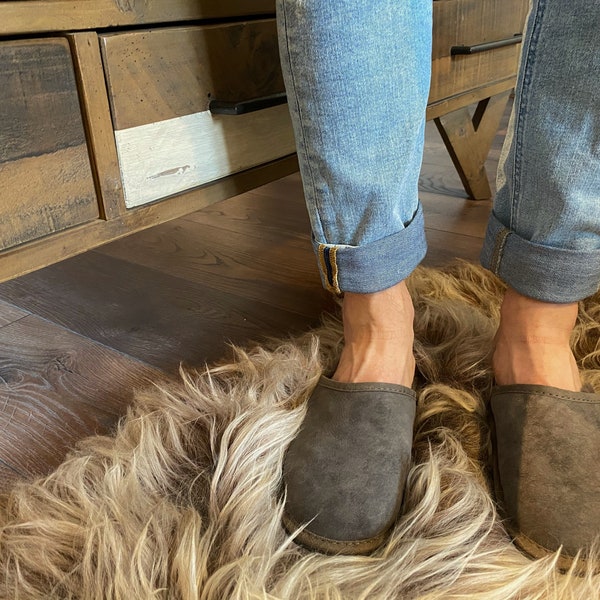 Men's Handcrafted Sheepskin 100% Slippers „slip-on"” beige or grey