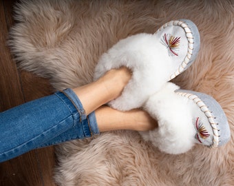 Handmade Moccasins Sheepskin Slippers "cream/white"