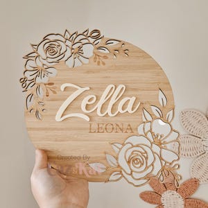 Plaque nominative florale personnalisée - plaque nominative personnalisée - chambre de bébé/bébé - baby shower - faire-part - fleurs élégantes - panneau découpé au laser