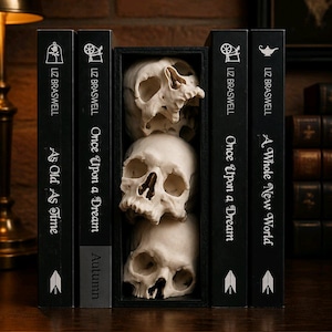 Pile of Skulls book nook gothic book shelf ornament Booknook