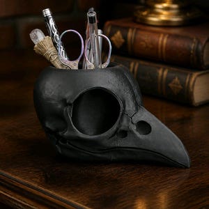 Portalápices con forma de calavera de cuervo / Organizador de brochas de maquillaje / Organizador de escritorio