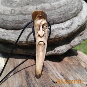 Small hand-carved Óðinn amulet with Algiz. Viking-style God Odin pendant. Inspired by Scandinavian mythology. Allfather. Wotan jewelry