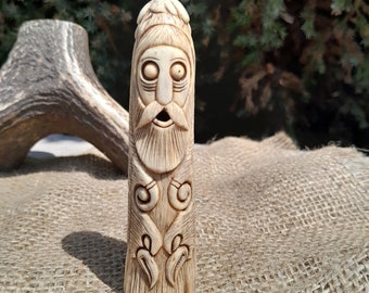 Hand-carved Scandinavian God Odin statue with ravens - Óðinn sculpture - Viking Allfather art