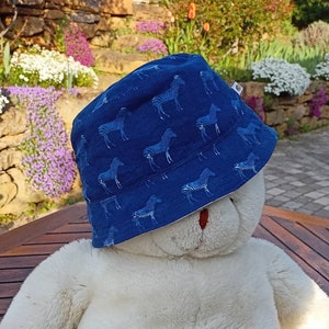 Bob, baby hat, child, reversible in linen and cotton with zebra print