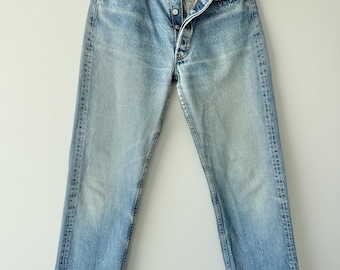 W31 L29 vintage Levis 501 30/31” measured waist medium faded blue 501s early 90s USA