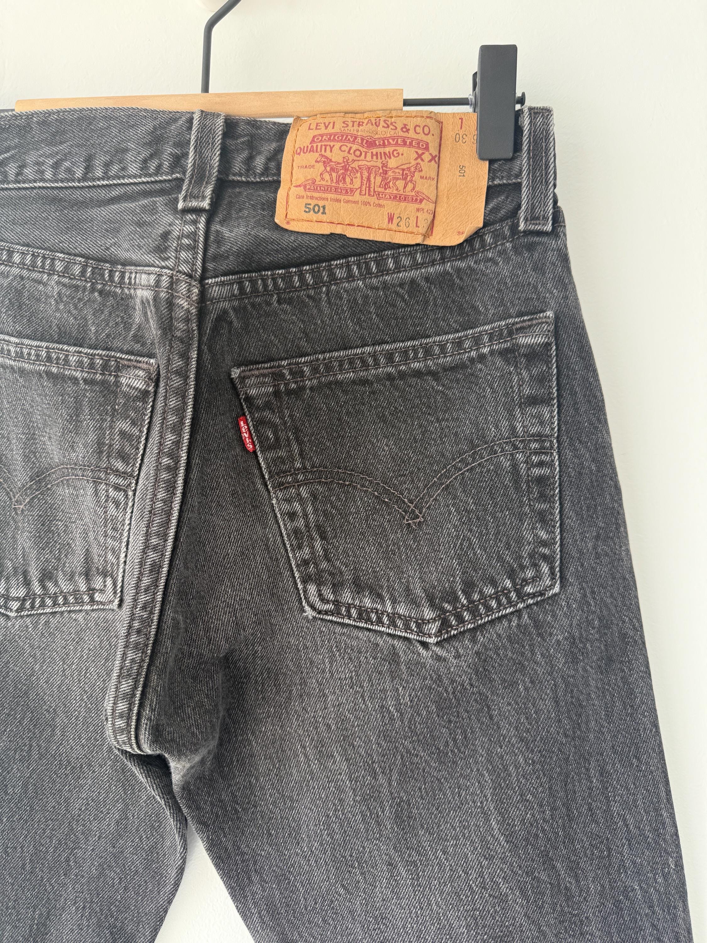 W24 L30 Levis 501 Vintage 23-24” Waist Medium Blue 501s Made in