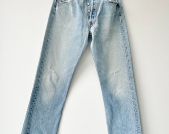 Levis 501 vintage w30 L31 Levi’s 501 faded worn rips straight leg 90s 501 vintage blue 501 vintage Levi’s