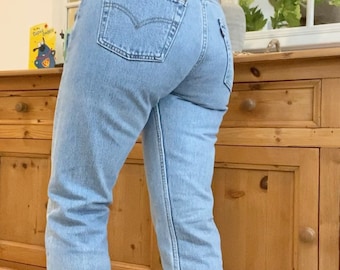 Vintage levis 501 26” made in USA for women