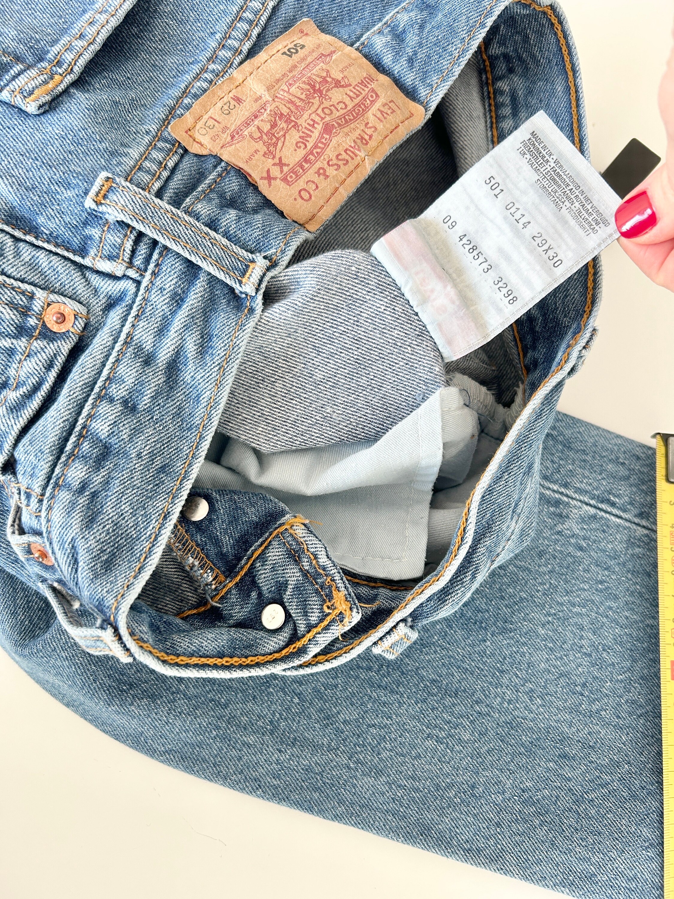 W27 L29 Levis 501 Jeans Medium Blue Denim 90s Vintage Levi's