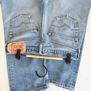 W31 L30 Levis 501 vintage 30-31” measured waist medium blue y2k whiskers fading