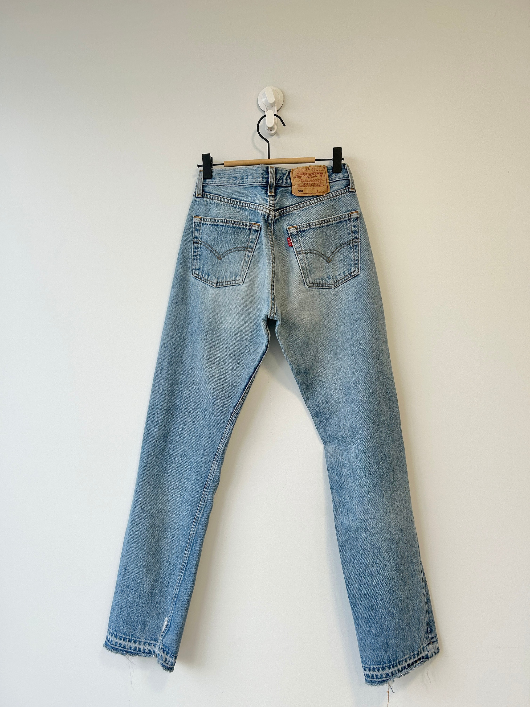 Levis 501 Vintage W26 L31 Levi's 501 Faded Blue Denim Levis 501 Vintage W26 L31 Levi's 501 Faded Blue Denim