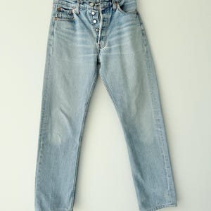 W28 L30 Levis 501 vintage 27-28” waist medium blue 501s made in U.K. y2k (mayuk)
