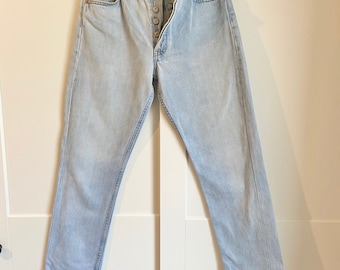 Soft Vintage levis 501 jeans w27” stone wash light blue