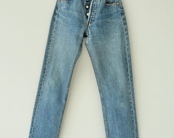 W22 L28 vintage Levis 501 22” measured waist medium faded 501s 90s denim