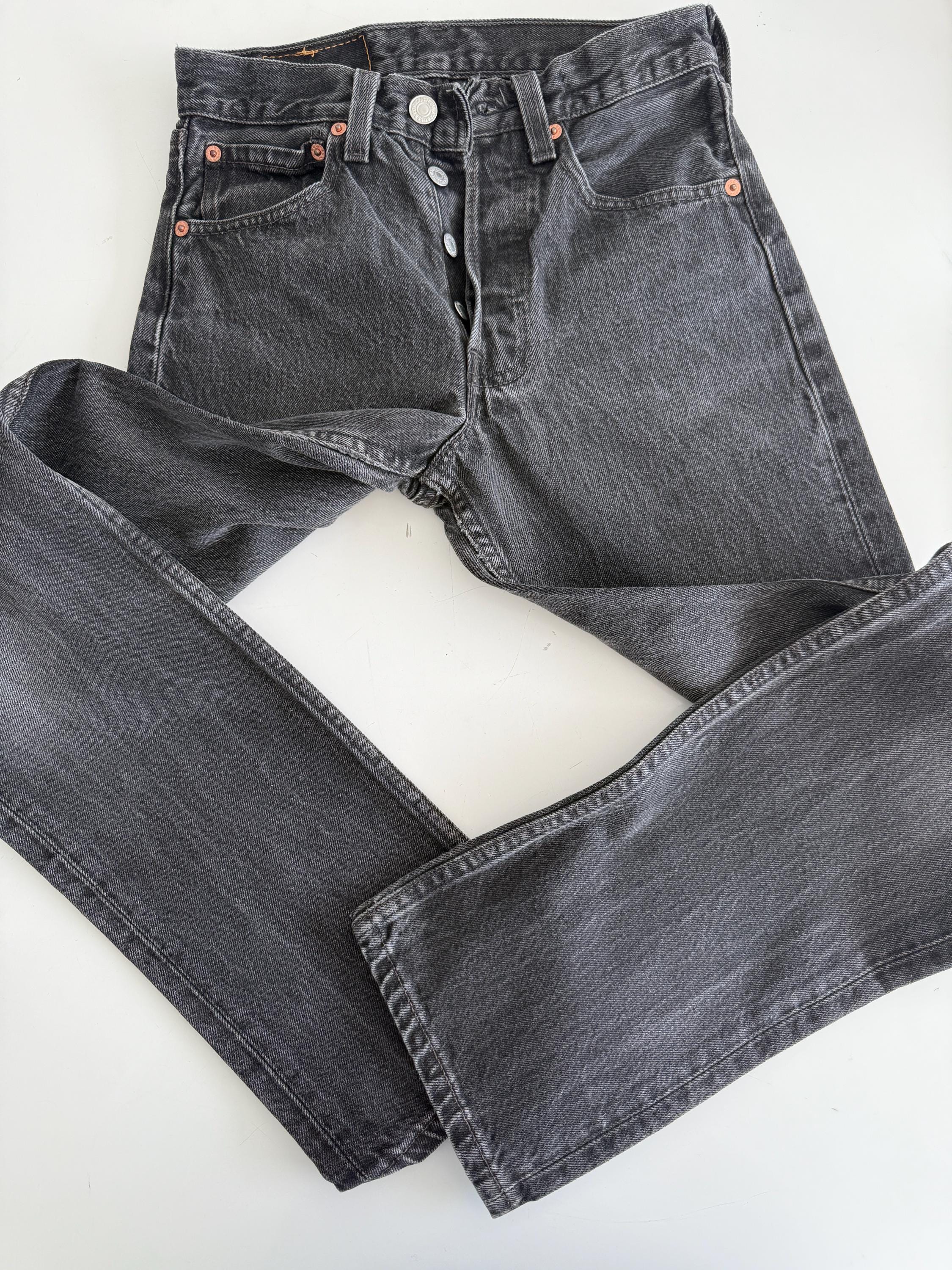 W24 L30 Levis 501 Vintage 23-24” Waist Medium Blue 501s Made in