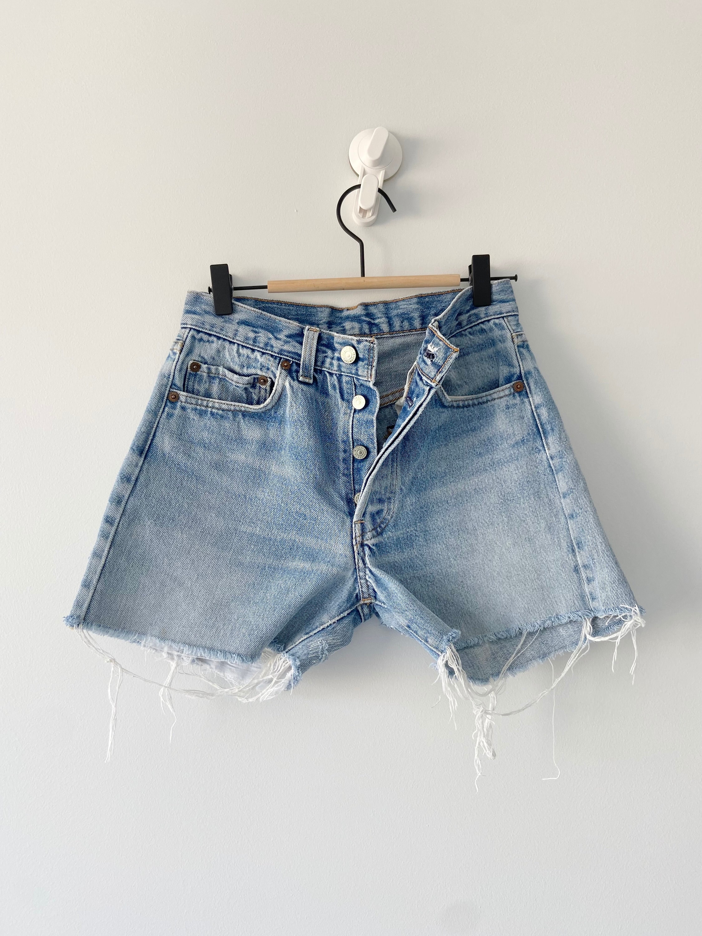 w26 Vintage Levi's 501 shorts 70s/80s patch work distressed