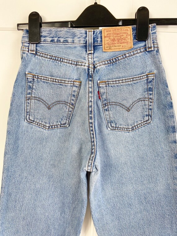 levis 24w