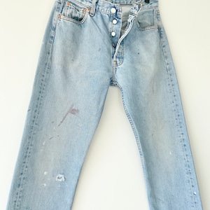 Vintage Levi’s 501 w29 L33 made in 1998  stone Wash paint distressed faded vintage 501s