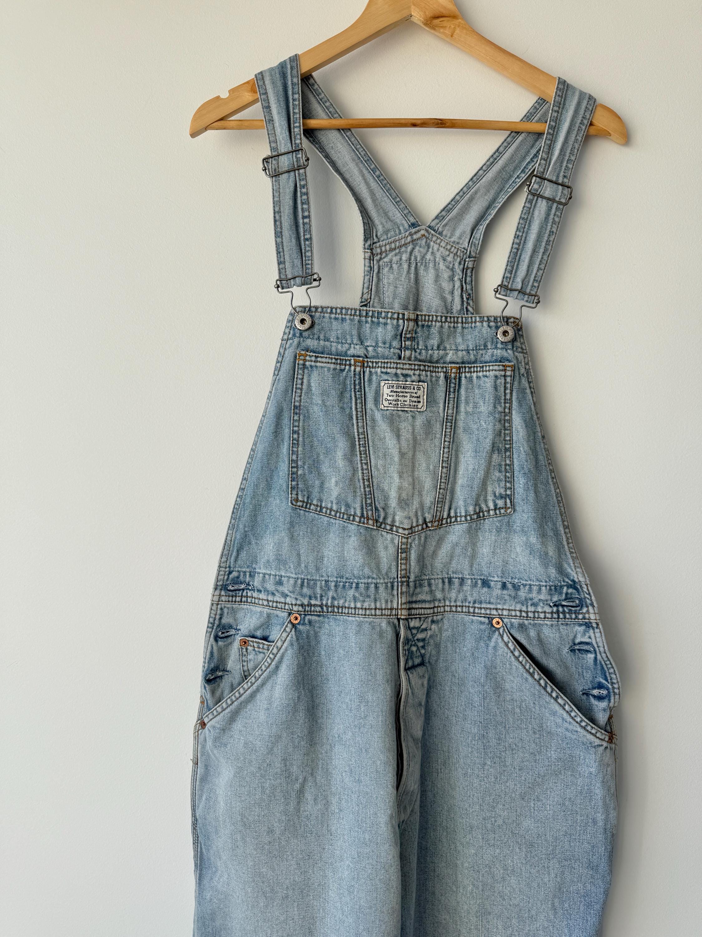 90’s vintage Levi's denim coverall Size-M Blue Denim Overalls Levi's - 1990s Baggy-Fit Vintage