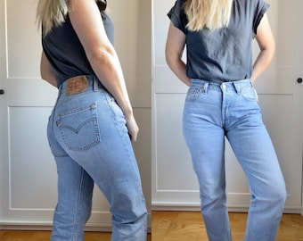 vintage levis 501 26" fabriqué en Hongrie