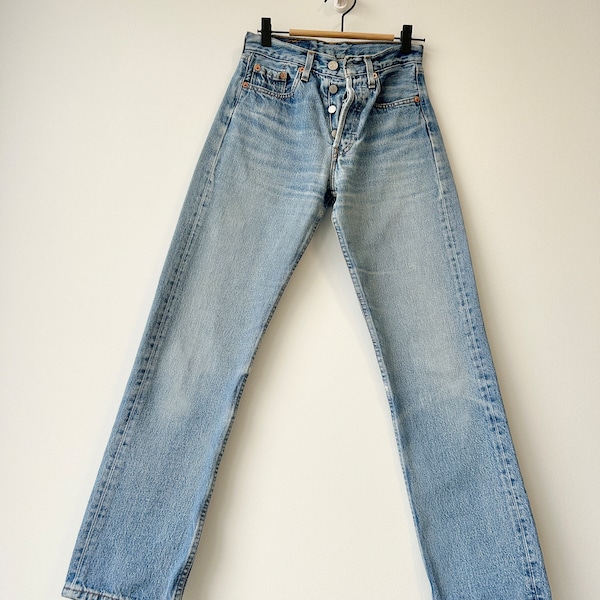 Levis 501 vintage W24/w25 L29 Levi’s 501 faded lines blue denim made in France straight leg 90s 501 vintage blue 501 vintage England