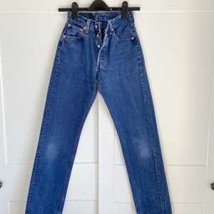w23 L31 Vintage levis 501 made in USA tag for women vintage 501s 90s Levi’s 501