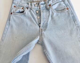 W23 L28 Levis 501 Vintage 22-23” Waist Light Blue 501s Made in