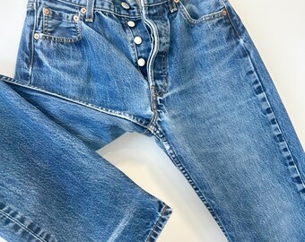 Levis 501 vintage w27 L31 Levi’s dark blue shade straight leg jeans made in Poland levis 501 vintage 26”/27” waist