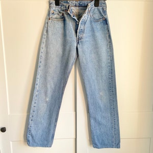 Vintage levis 501 jeans w26” made in USA