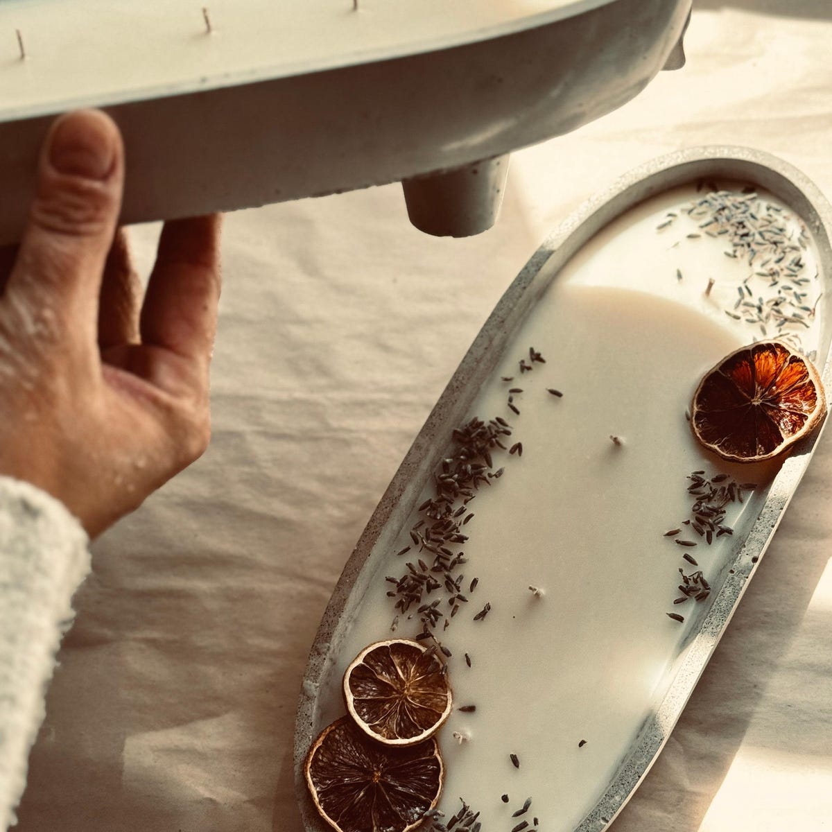 Extra Large Oval Concrete Candle: Beeswax & Coconut Wax - Patchouli