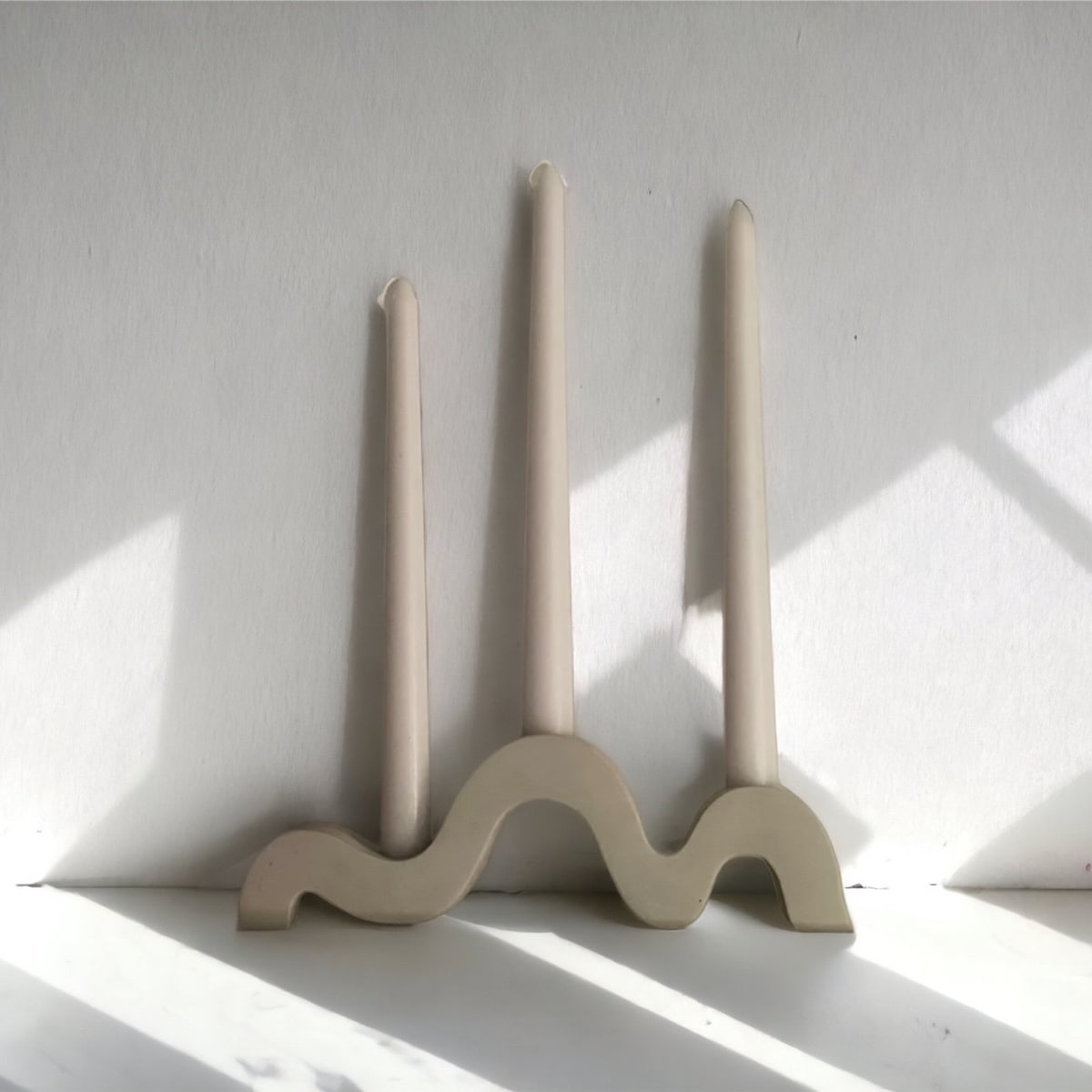Handmade Squiggly Stoneware Candle Holder: Nordic Wavy Decor