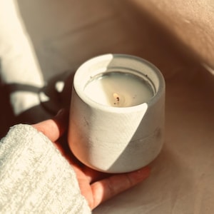 Cement Candle| Aromatherapy Soy Candle| Round Concrete Candle Jar|  Aesthetic Fall| Cozy Home Decor| Headache Free Candle