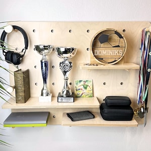 Hakenbrett mit Regalen, Wandhalter nach Maß, Holzstifte zusammenklappbar, minimalistische Sperrholzplatte, modernes Haus Kinderzimmer